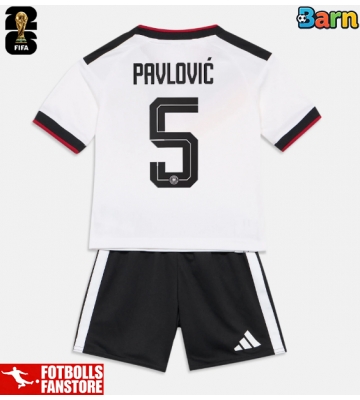 Tyskland Aleksandar Pavlovic #5 Hemmatröja Barn VM 2026 Kortärmad (+ Korta byxor)